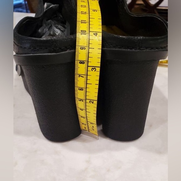 Donald Pliner NWOT Sz. 8 1/2 slide on leather wedge mule - Picture 6 of 10